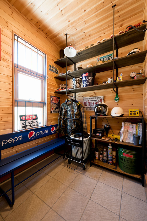 エイ・ワン(A-1 home) 【22.2坪/1160万円/平屋/間取り有】ブラック×無垢材のコントラストが印象的なふたり暮らしサイズの平屋の建築実例画像8