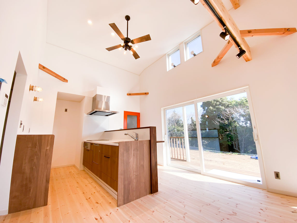 エイ・ワン(A-1 home) 【1000万円台/27.05坪/間取り有】アクセントウォール・クロス映えるカリフォルニア風デザインの平屋の建築実例画像3