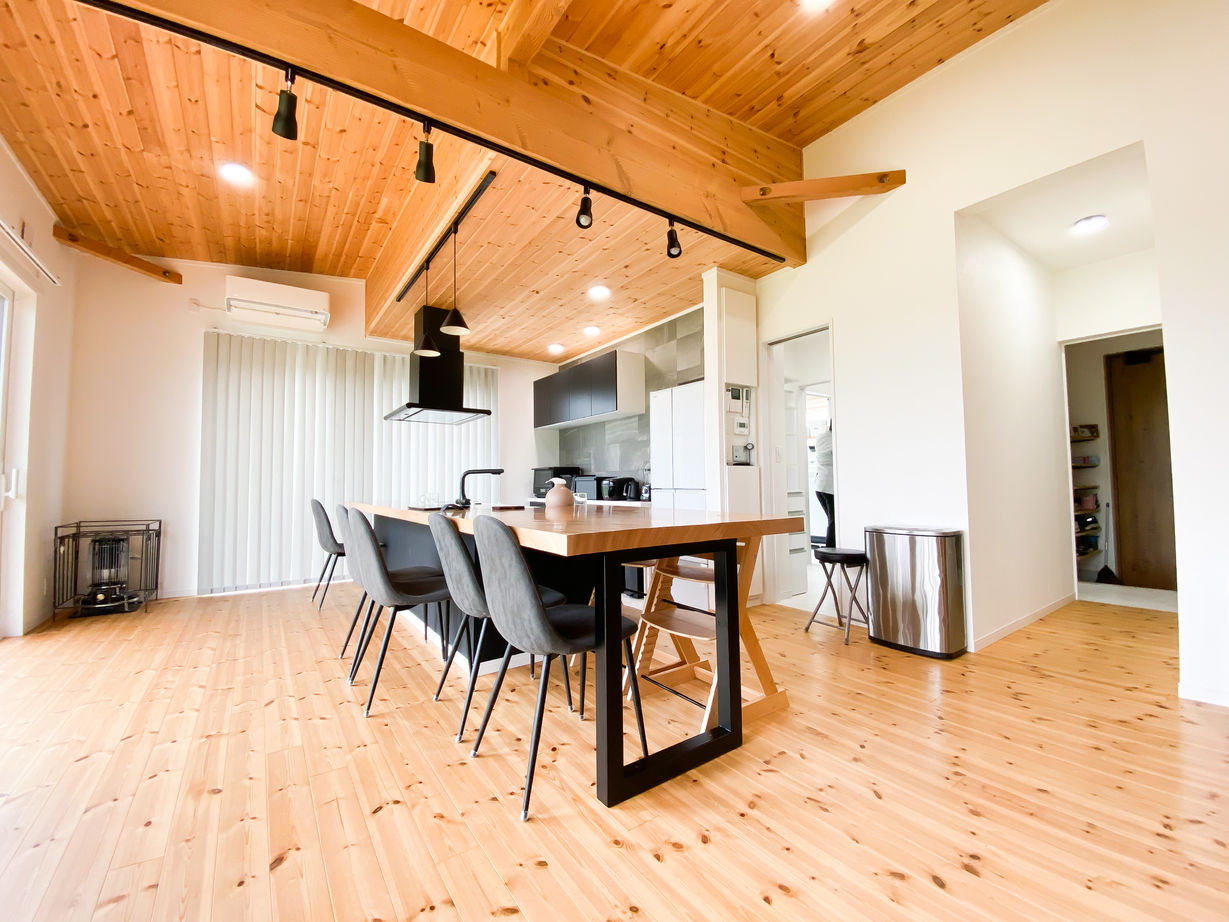 エイ・ワン(A-1 home) 【30坪/1800万円台/平屋/間取り有】無垢材とスタイリッシュなコーディネイトが光る平屋の建築実例画像2