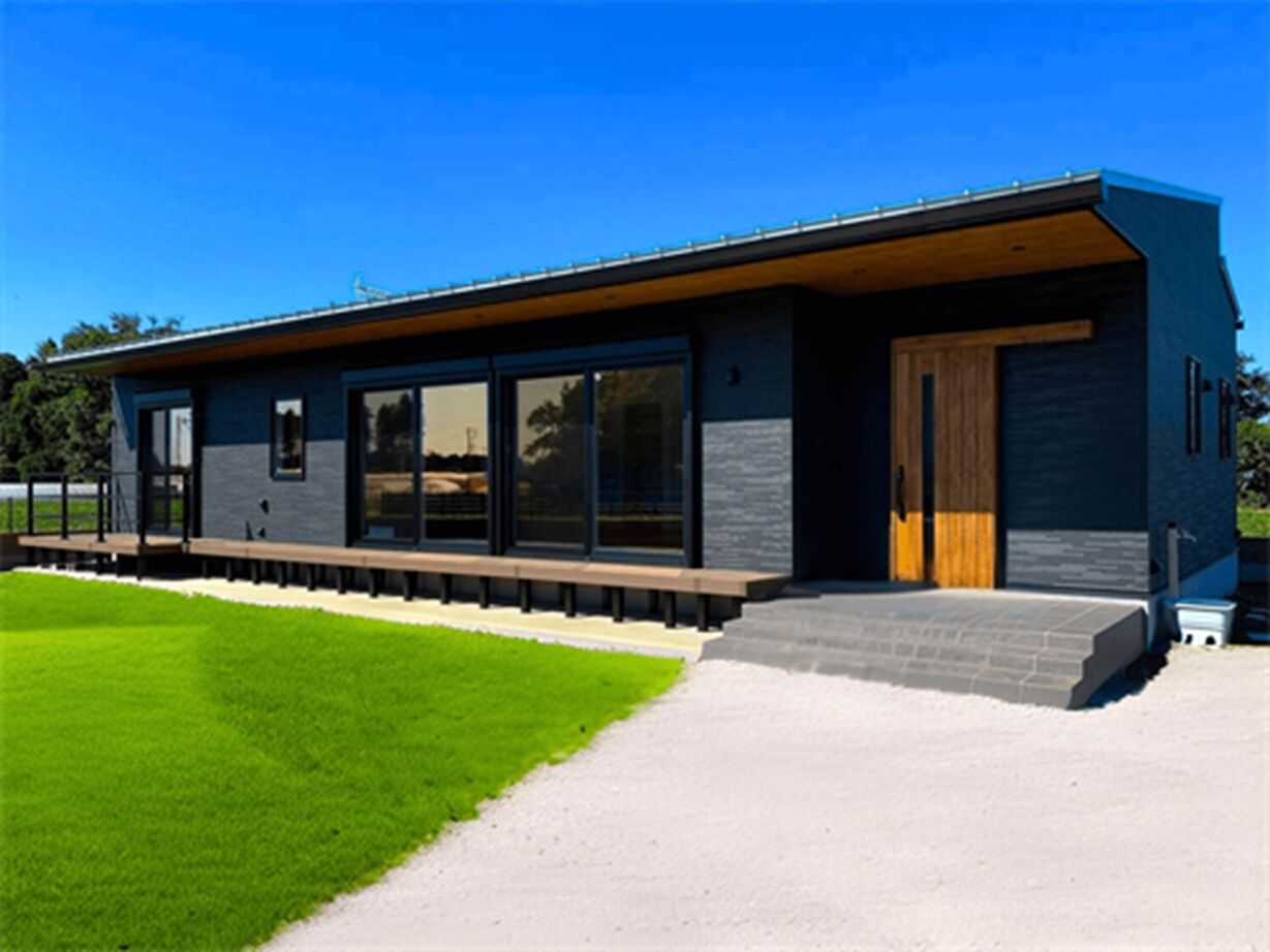 エイ・ワン(A-1 home) 【33.31坪/2000万円台/平屋/間取り有】ファミリークロークを2つ採用！充実した収納を備えた平屋の建築実例画像2