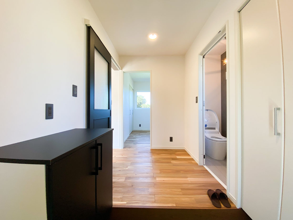 エイ・ワン(A-1 home) 【33.31坪/2000万円台/平屋/間取り有】ファミリークロークを2つ採用！充実した収納を備えた平屋の建築実例画像6