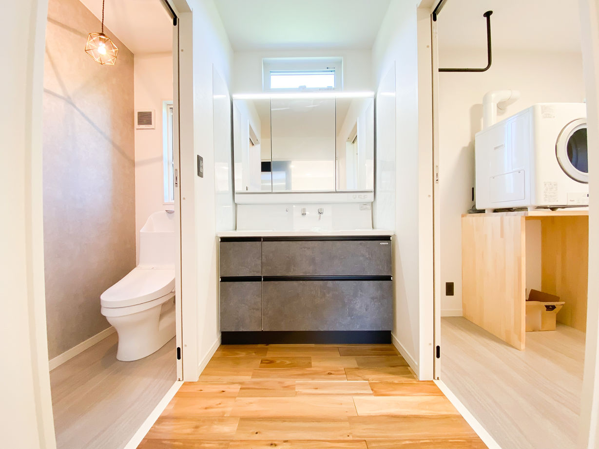 エイ・ワン(A-1 home) 【33.31坪/2000万円台/平屋/間取り有】ファミリークロークを2つ採用！充実した収納を備えた平屋の建築実例画像9