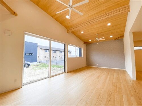 エイ・ワン(A-1 home) 【34坪/1950万円/平屋】ネイビー×木でスタイリッシュに　フレキシブルな間取りの平屋の建築実例画像4