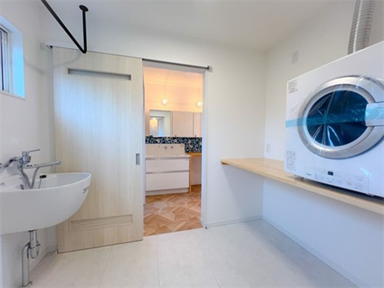 エイ・ワン(A-1 home) 【29坪/４LDK/平屋】敷地条件を活かした開放感あふれるサーファーズハウスの建築実例画像6