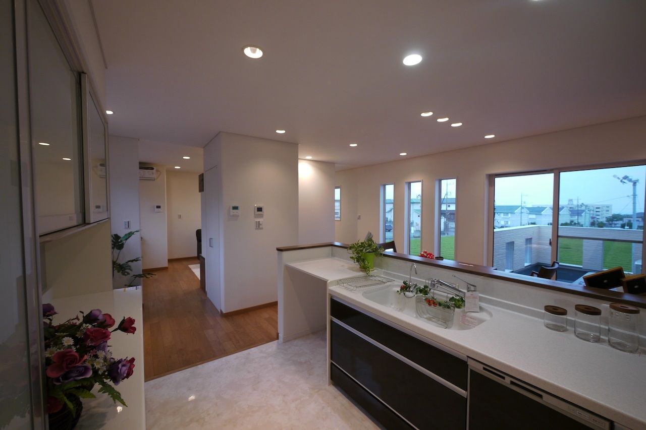 住宅工房 アリアンス(富士・富士宮・沼津) <富士市/完全分離二世帯住宅>バルコニーからの展望を楽しめる。二世帯それぞれが快適に過ごす家の建築実例画像8