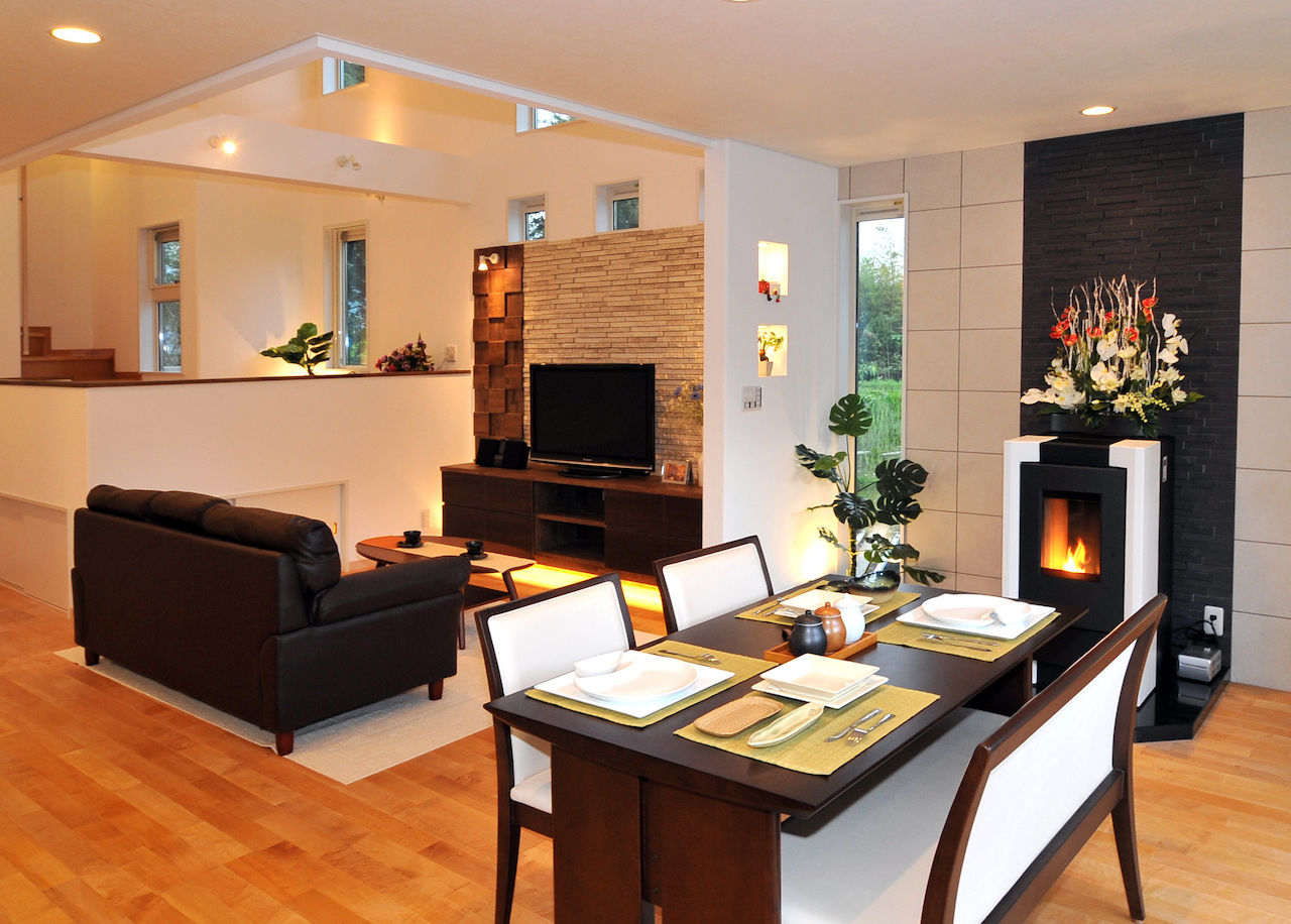 住宅工房 アリアンス(富士・富士宮・沼津) <富士市/40坪台/吹き抜け>内と外を繋げるウッドデッキで豊かな自然を感じる。旅館テイストの家の建築実例画像2