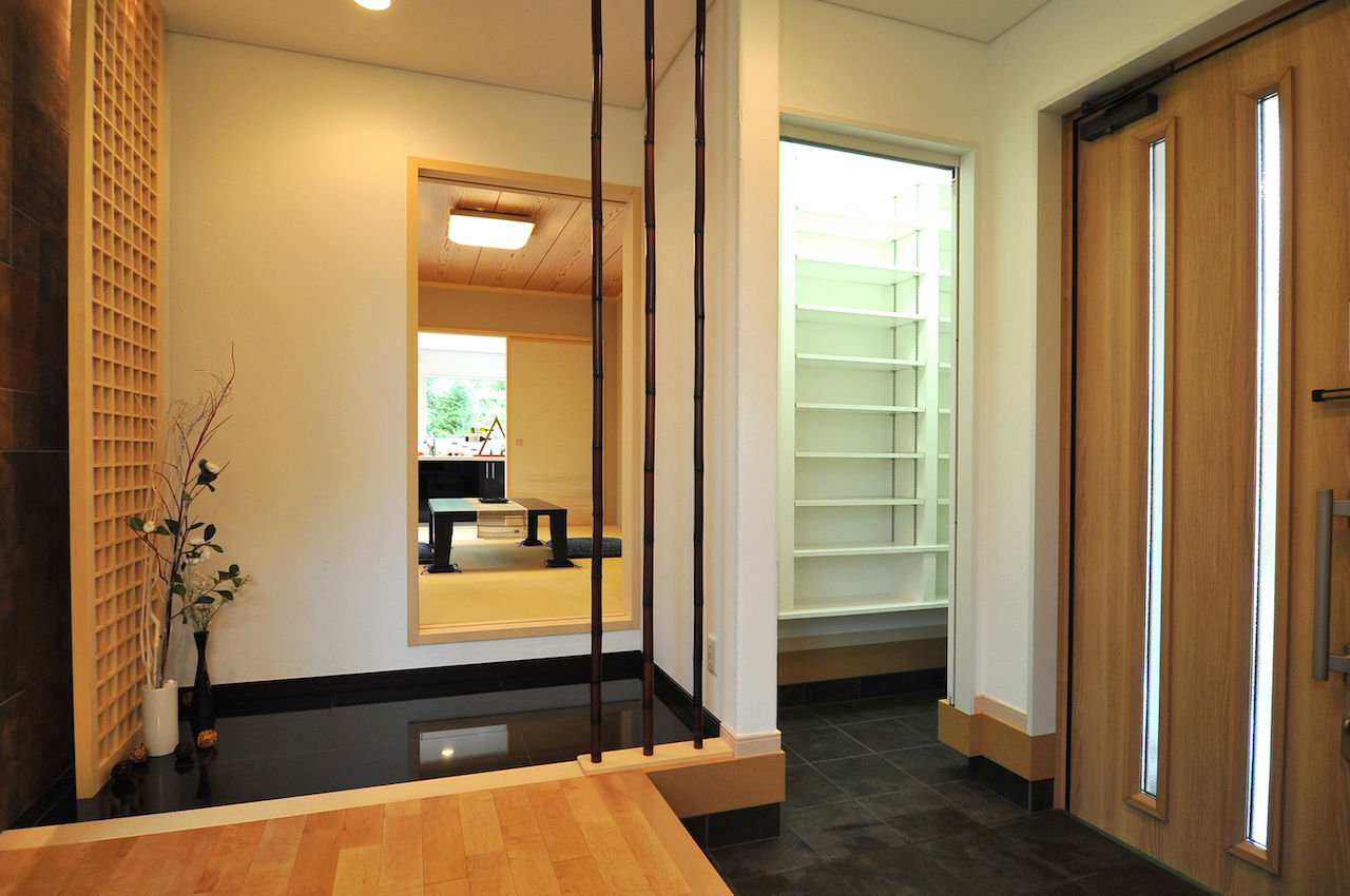 住宅工房 アリアンス(富士・富士宮・沼津) <富士市/40坪台/吹き抜け>内と外を繋げるウッドデッキで豊かな自然を感じる。旅館テイストの家の建築実例画像5