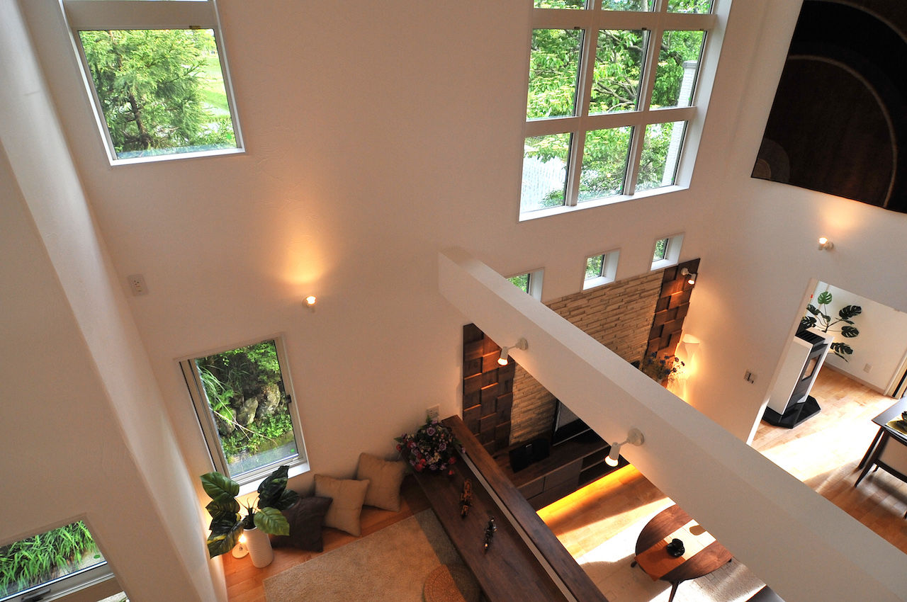 住宅工房 アリアンス(富士・富士宮・沼津) <富士市/40坪台/吹き抜け>内と外を繋げるウッドデッキで豊かな自然を感じる。旅館テイストの家の建築実例画像7