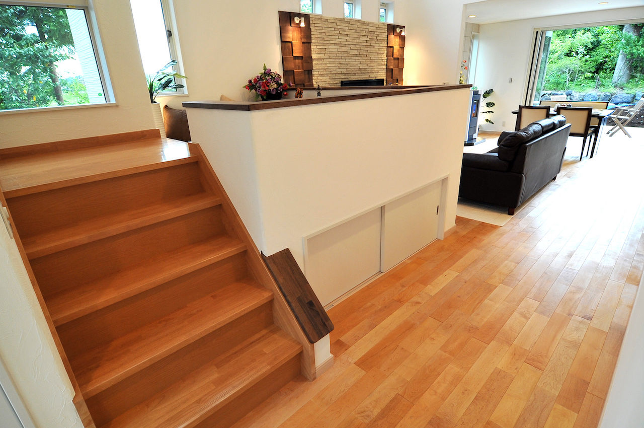 住宅工房 アリアンス(富士・富士宮・沼津) <富士市/40坪台/吹き抜け>内と外を繋げるウッドデッキで豊かな自然を感じる。旅館テイストの家の建築実例画像8