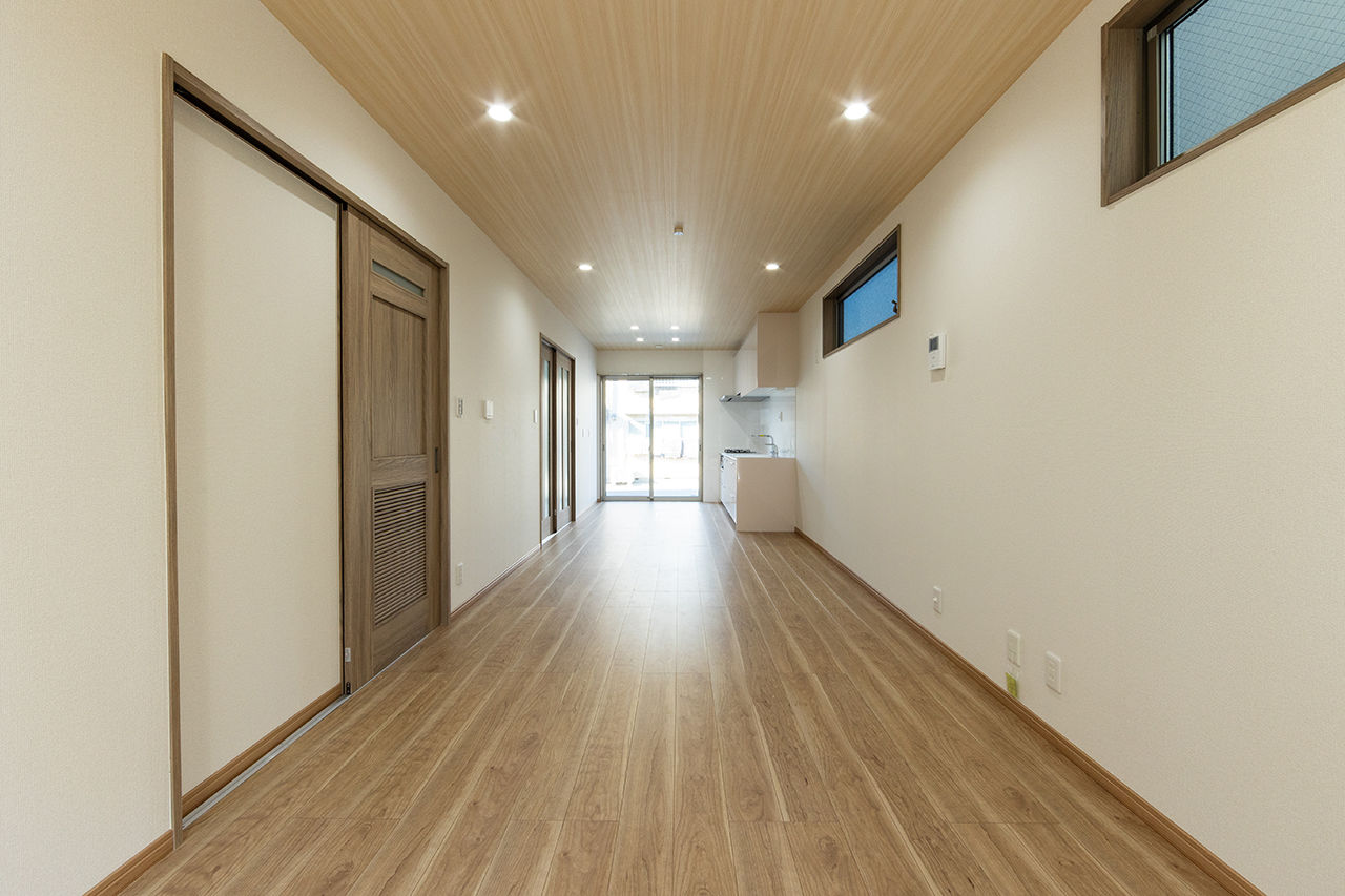 祥規建設 【京都市中京区／1000万円台／狭小地】住宅密集地で建てた3面採光、居心地のいいリビングがある家の建築実例画像5