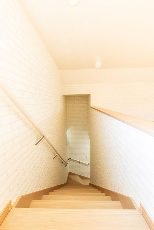 祥規建設 【京都市中京区／1000万円台／狭小地】住宅密集地で建てた3面採光、居心地のいいリビングがある家の建築実例画像10