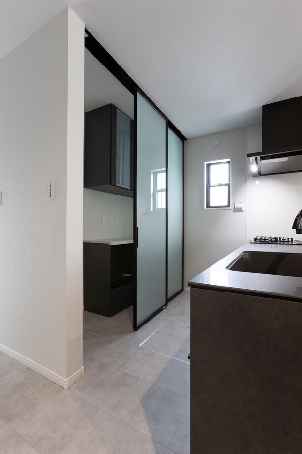 祥規建設 【宇治市／2000万円台／30坪台】屋上バルコニーが庭代わり！家族だけで楽しめるプライベート空間の建築実例画像4