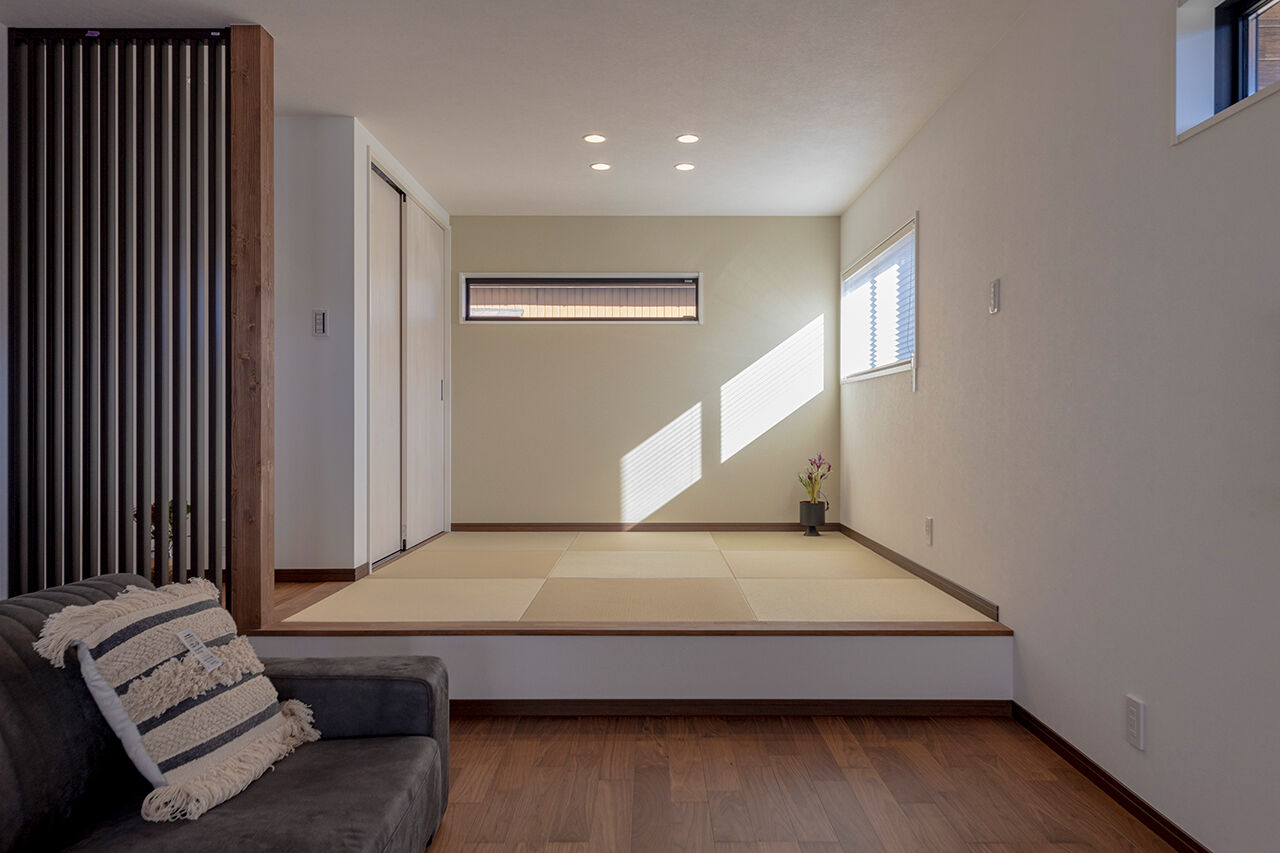 ハヤカワホーム 【3000万円台/30坪台】斜めの壁が印象的な外観。外観、LDK、洗面室やトイレまでオリジナリティある個性派の建築実例画像5