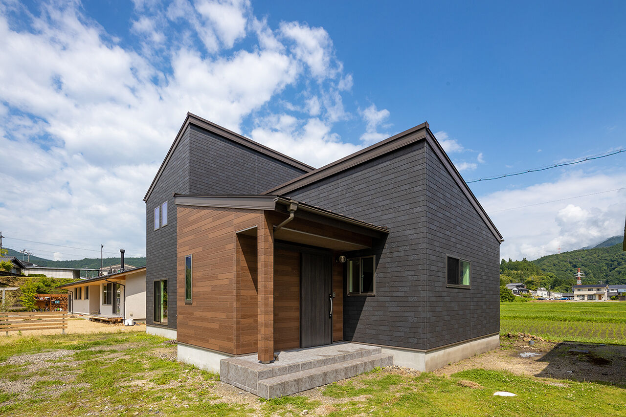 ハヤカワホーム 【2000万円台/30坪台/全館空調】家族時間を豊かに、プラスリビングをテーマに屋根付ウッドデッキのある家の建築実例画像10