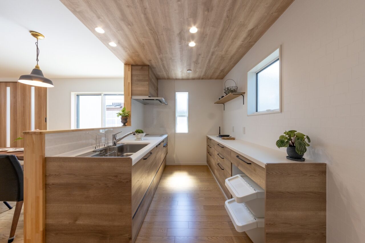 ハヤカワホーム 【2000万円台・30坪台】遊び心のあるデザインと機能性を両立したシンプルでぬくもりのある住まいの建築実例画像4