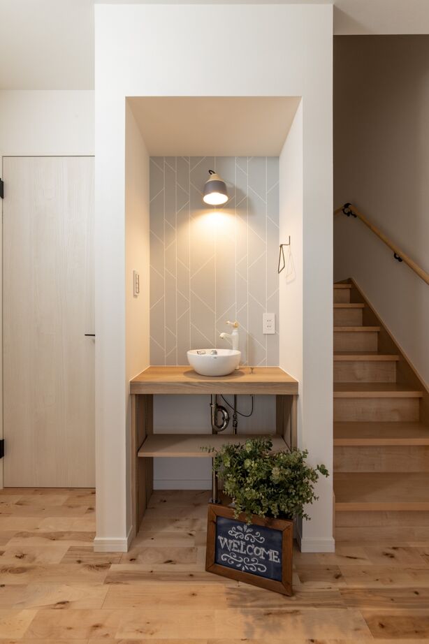 ハヤカワホーム 【2000万円台/30坪台/家事ラク】ウッドデッキまで一体となった大屋根の外観や快適な大空間が特徴の住まいの建築実例画像8