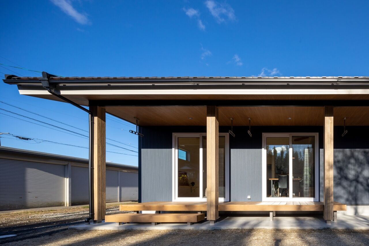 ハヤカワホーム 【2000万円台/30坪台/家事ラク】ウッドデッキまで一体となった大屋根の外観や快適な大空間が特徴の住まいの建築実例画像10