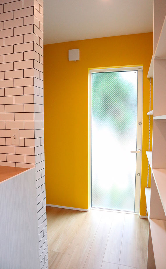 CPH【住起産業/静岡県東部】 【伊豆の国市/サーファーズハウス】開放感ある暮らしを満喫！カバードポーチが印象的なリゾートスタイルの建築実例画像6