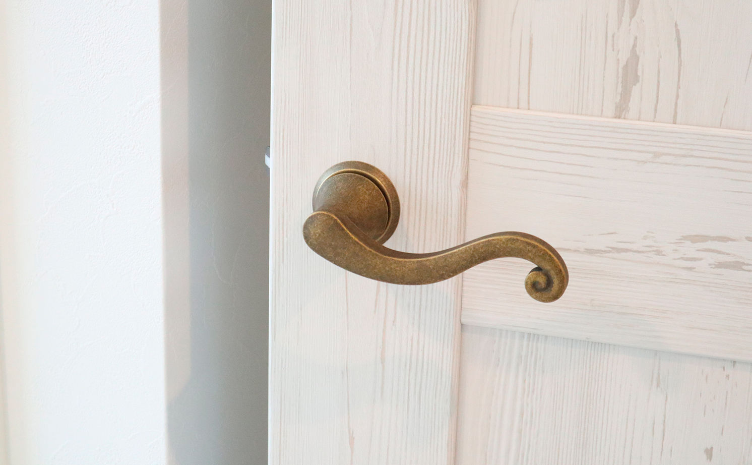 CPH【住起産業/静岡県東部】 【伊豆の国市/サーファーズハウス】開放感ある暮らしを満喫！カバードポーチが印象的なリゾートスタイルの建築実例画像18