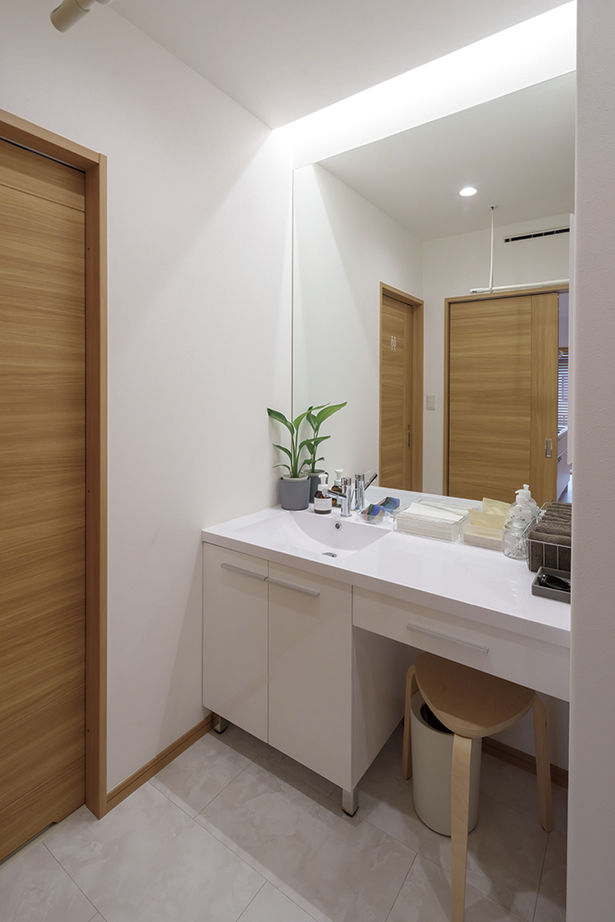 桧家住宅 【収納充実／間取図有】オリジナリティ溢れるキッチンとインテリアが魅せる、洗練された住まいの建築実例画像10