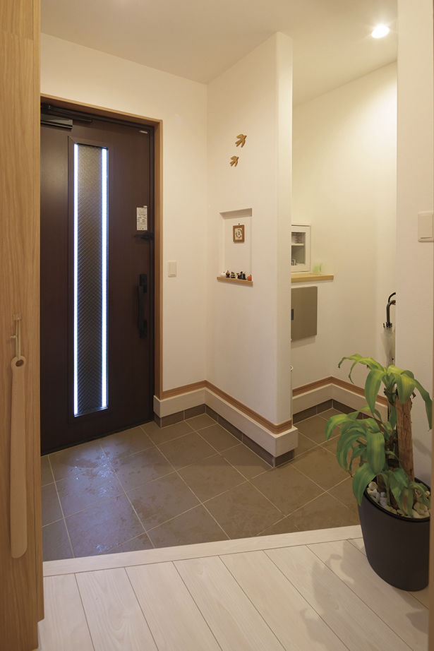 桧家住宅 【収納充実／間取図有】オリジナリティ溢れるキッチンとインテリアが魅せる、洗練された住まいの建築実例画像11