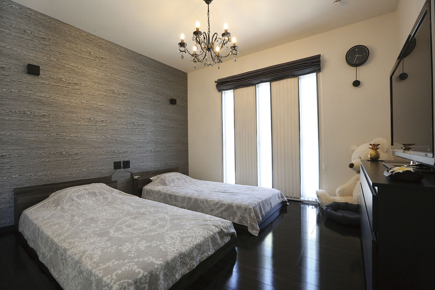 桧家住宅 【ペット／平屋／間取図有】人も愛犬も心地よい！ラグジュアリーな平屋が紡ぐ至福の時間の建築実例画像9