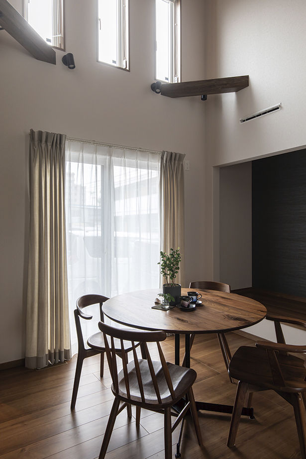 桧家住宅 【平屋／動線／間取図有】温もりのある空間と効率的な家事動線で、平屋ならではの快適な暮らしの建築実例画像4