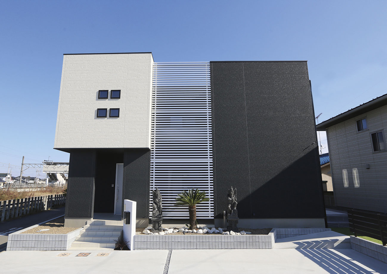 桧家住宅 【吹抜／パティオ／間取図】パティオがもたらす柔らかな光と開放感。毎日をリゾート気分にする住まいの建築実例画像2