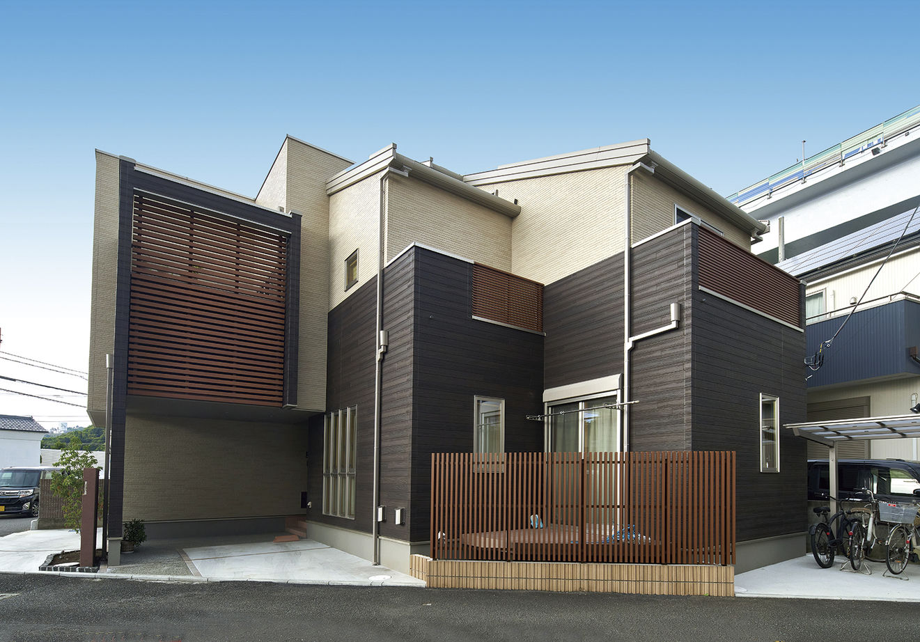 桧家住宅 【ビルトインガレージ／間取図】全館空調の快適さで健やかな暮らしを叶えた、完全分離型の二世帯住宅の建築実例画像3