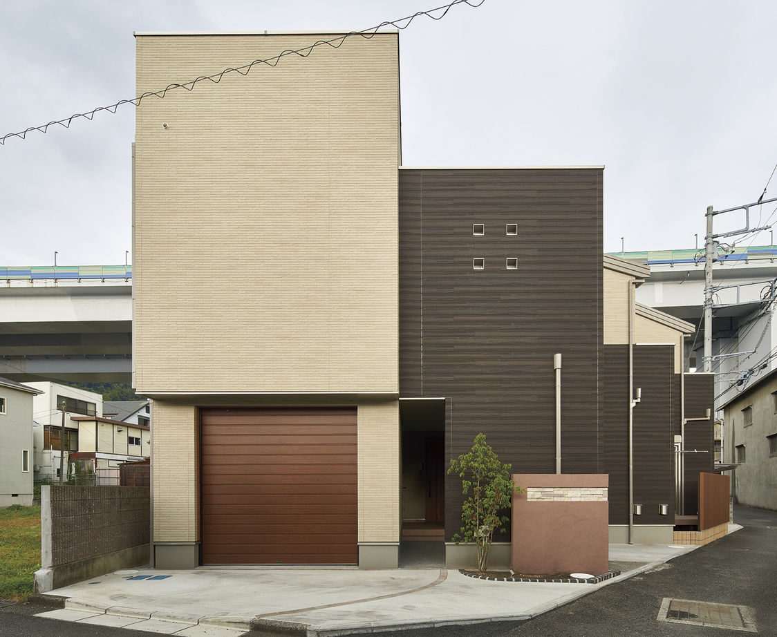 桧家住宅 【ビルトインガレージ／間取図】全館空調の快適さで健やかな暮らしを叶えた、完全分離型の二世帯住宅の建築実例画像13