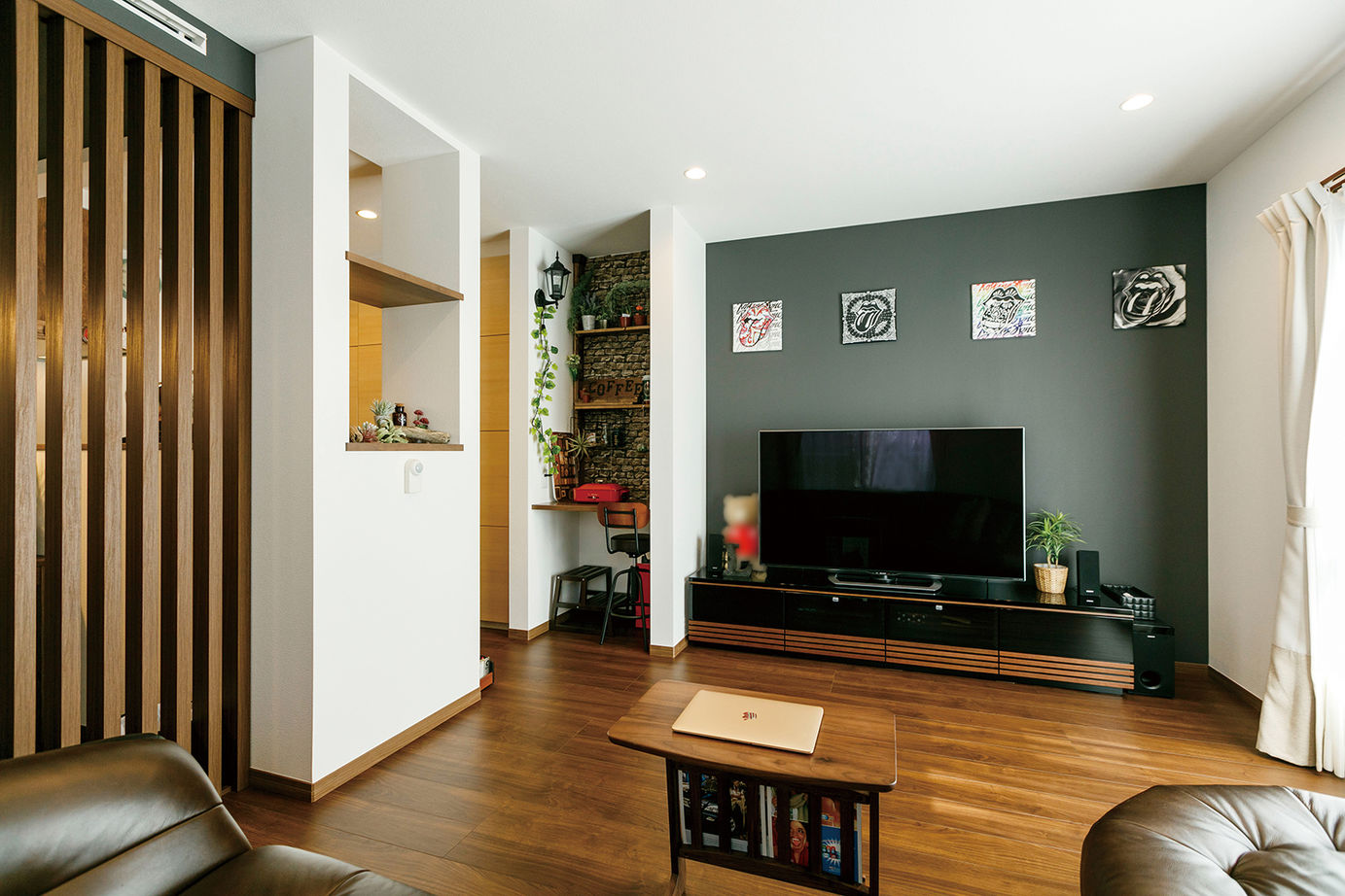 桧家住宅 【ビルトインガレージ／間取図有】屋上青空リビングでパーティを楽しみ、大好きなアメ車を楽しむ住まいの建築実例画像5