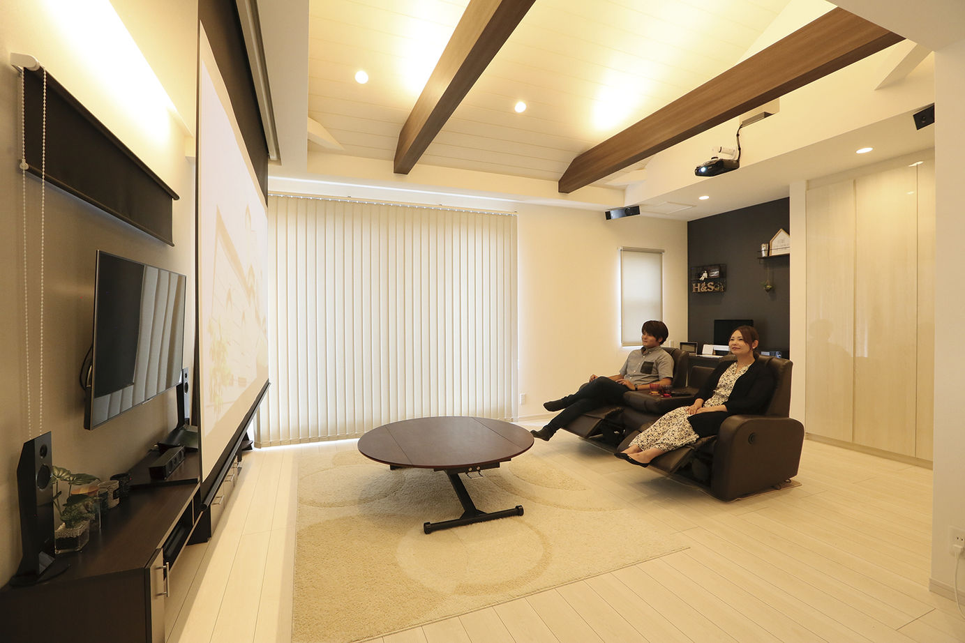 桧家住宅 【ビルトインガレージ／間取図有】屋上を楽しみ、趣味の道具をディスプレイした「隠れ家」のような住まいの建築実例画像5