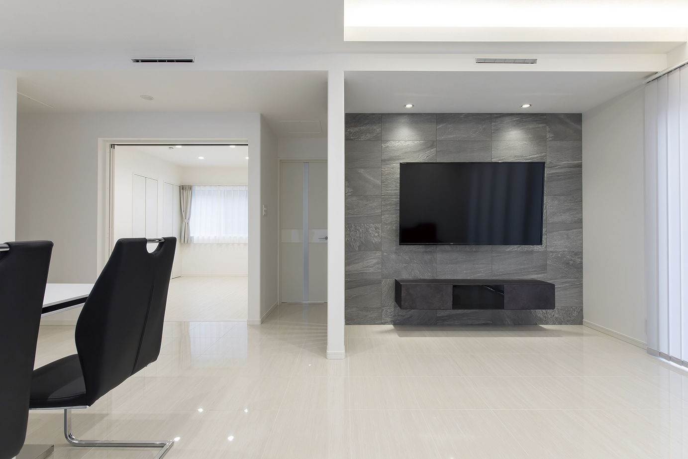 桧家住宅 【屋上／家事動線／間取図有】「アトリエ」と 「青空リビング」が、家族仲をぐっと深めてくれる住まいの建築実例画像6