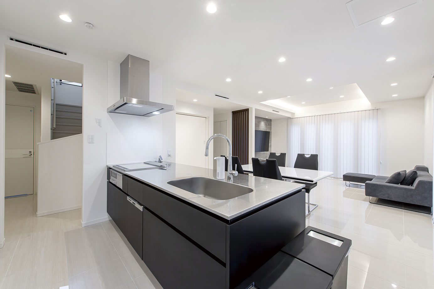 桧家住宅 【屋上／家事動線／間取図有】「アトリエ」と 「青空リビング」が、家族仲をぐっと深めてくれる住まいの建築実例画像7