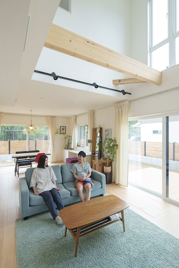 桧家住宅 【吹抜／北欧風／収納充実／間取図有】自然との心地いい調和を感じながら暮らす北欧風リゾートハウスの建築実例画像2