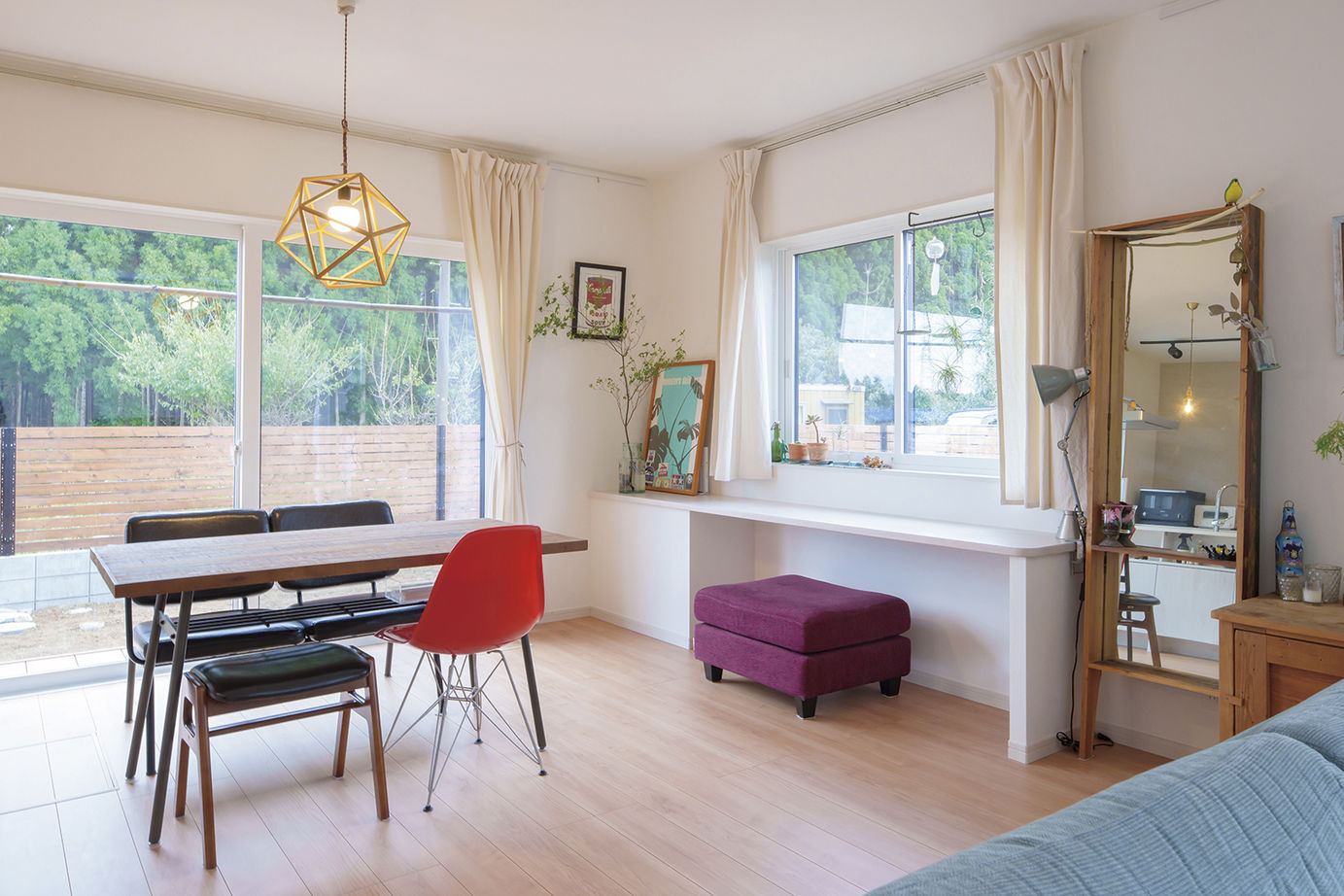 桧家住宅 【吹抜／北欧風／収納充実／間取図有】自然との心地いい調和を感じながら暮らす北欧風リゾートハウスの建築実例画像6