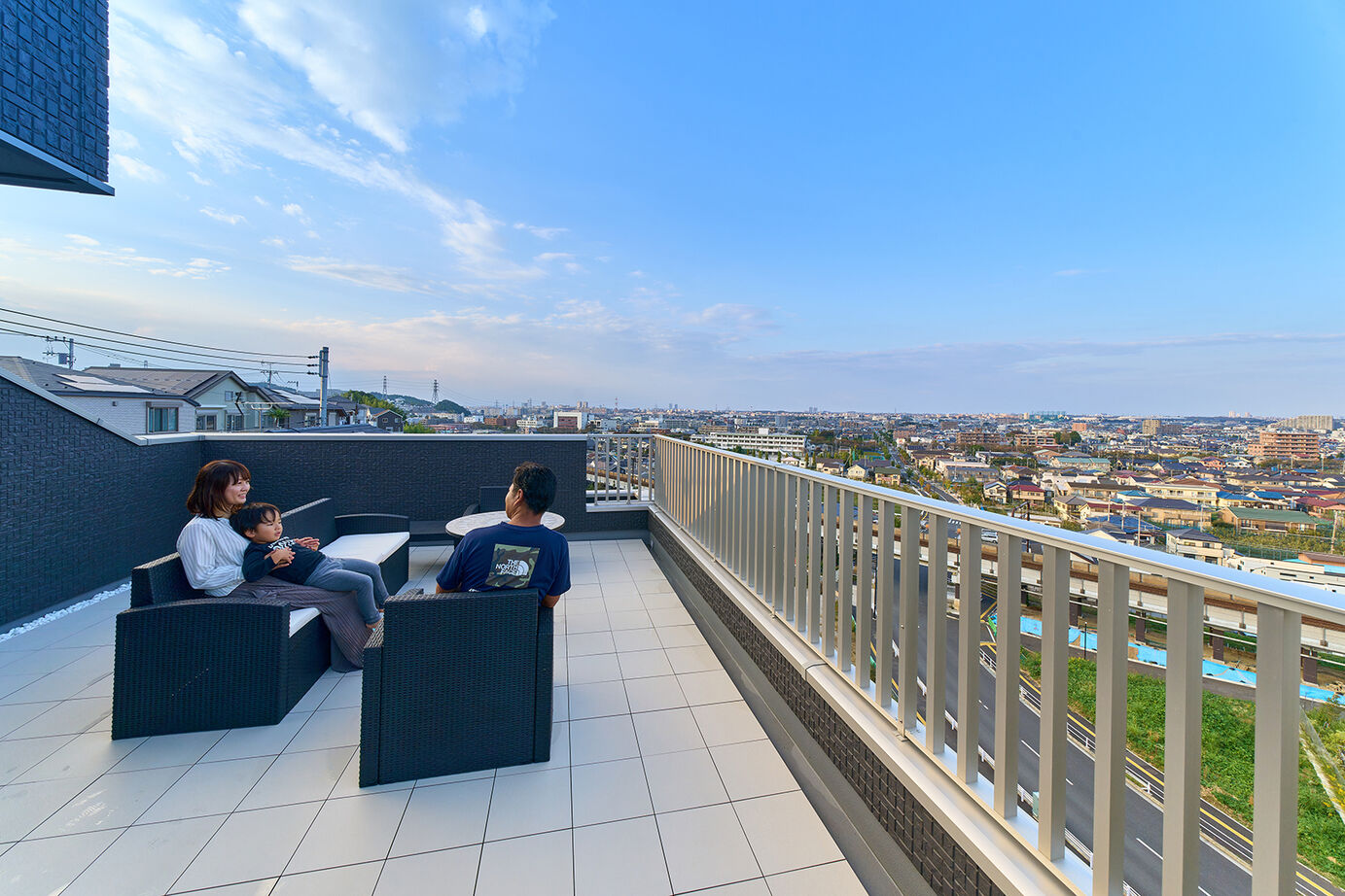 桧家住宅 【高台／ホテルライク／間取図】大きな窓の外に広がるパノラマを楽しむ、リゾートホテルのような住まいの建築実例画像3