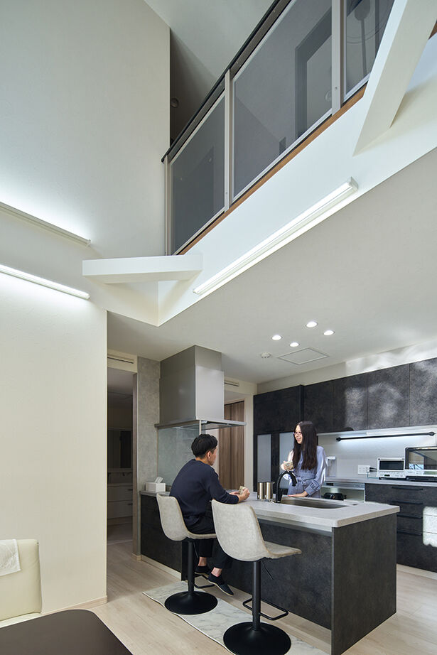 桧家住宅 【吹抜／土間収納／全館空調】白とグレージュで彩り、洗練されたイタリアンモダンの心地よい住まいの建築実例画像3