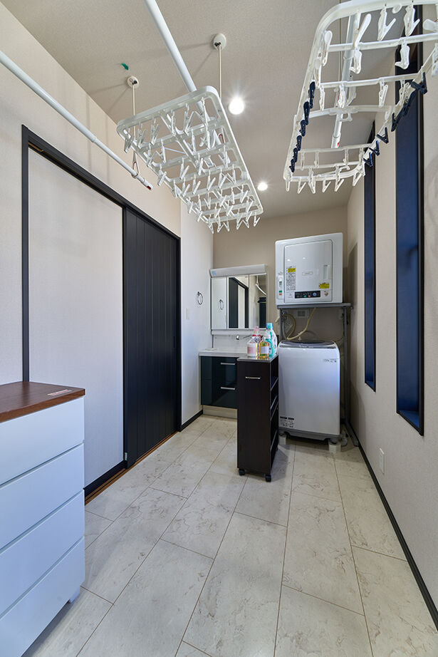 桧家住宅 【吹抜／土間収納／全館空調】白とグレージュで彩り、洗練されたイタリアンモダンの心地よい住まいの建築実例画像6