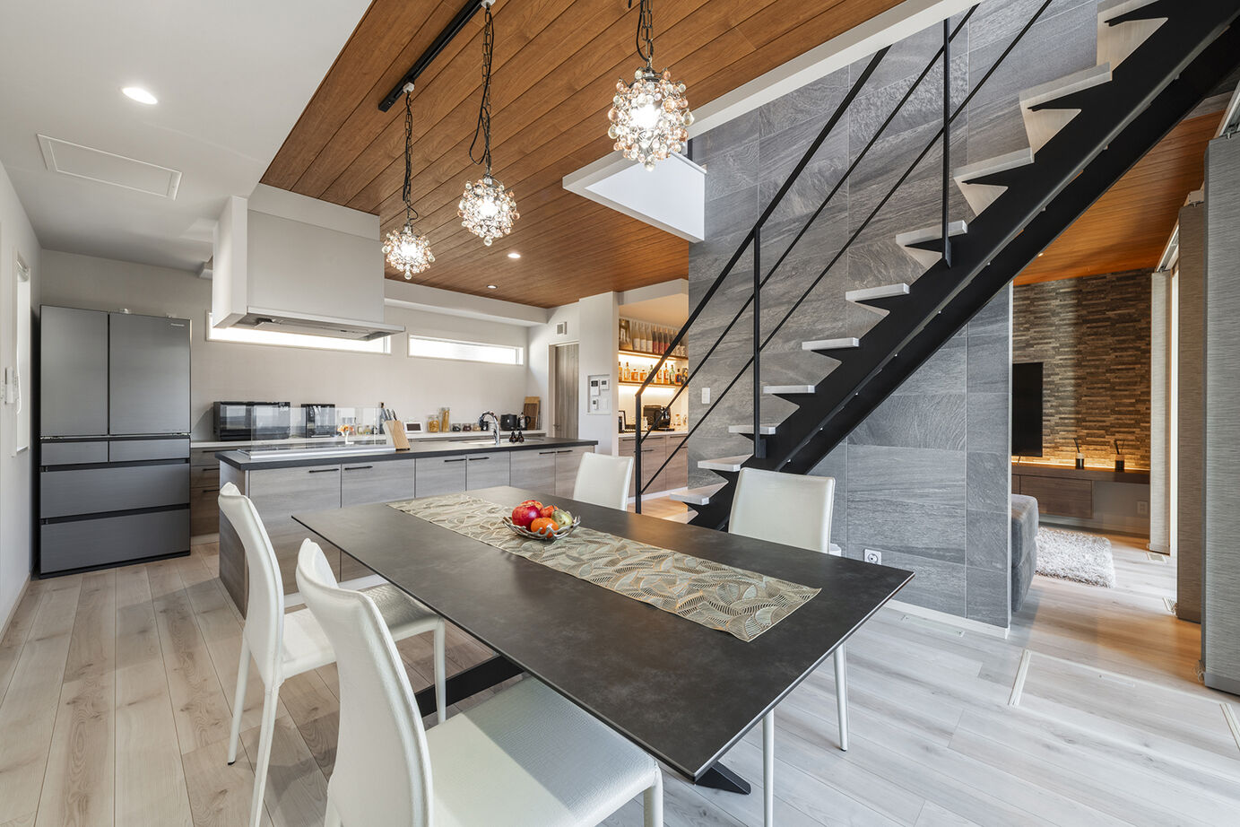 桧家住宅 【ホテルライク／収納充実／間取図】空間デザインにこだわり、ラグジュアリーホテルをイメージした住まいの建築実例画像1