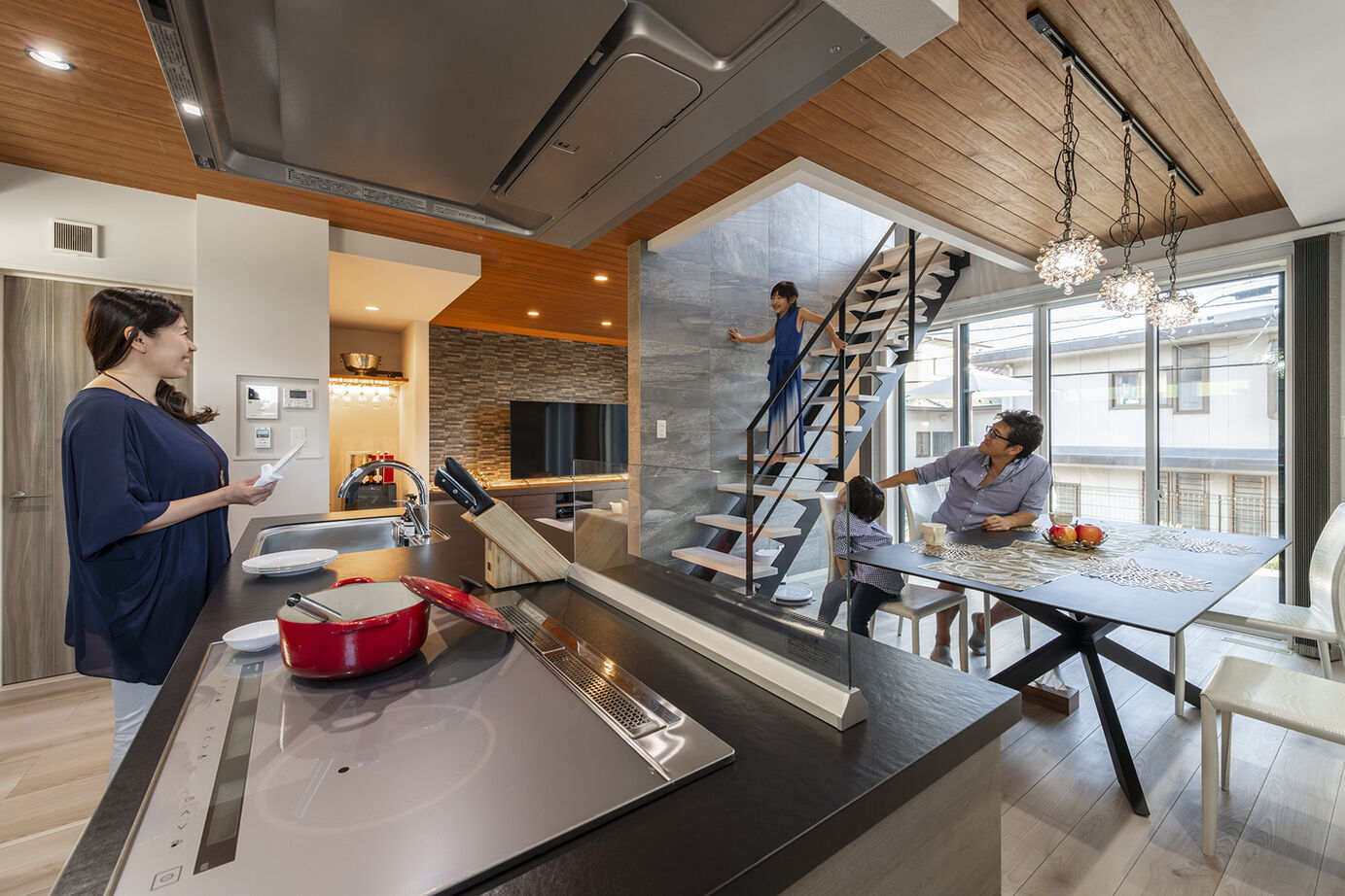 桧家住宅 【ホテルライク／収納充実／間取図】空間デザインにこだわり、ラグジュアリーホテルをイメージした住まいの建築実例画像2