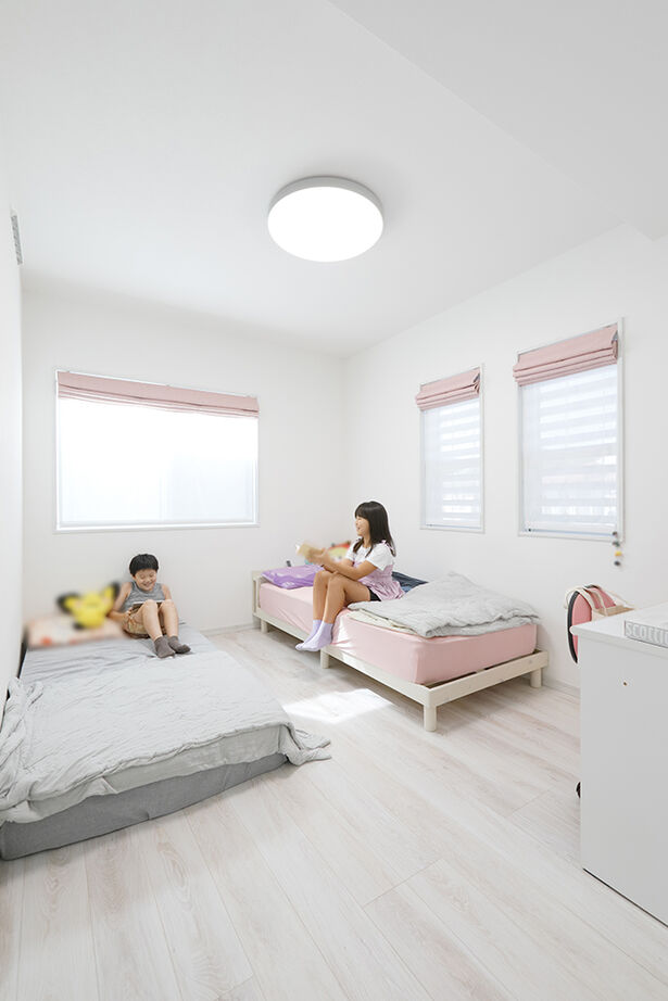 桧家住宅 【吹抜／オープン階段／ガレージ】家族が自然と集まることを大切に、家で過ごす楽しい時間を追求した住まいの建築実例画像5