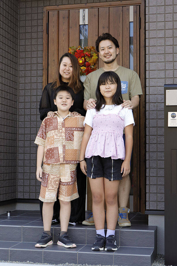 桧家住宅 【吹抜／オープン階段／ガレージ】家族が自然と集まることを大切に、家で過ごす楽しい時間を追求した住まいの建築実例画像9