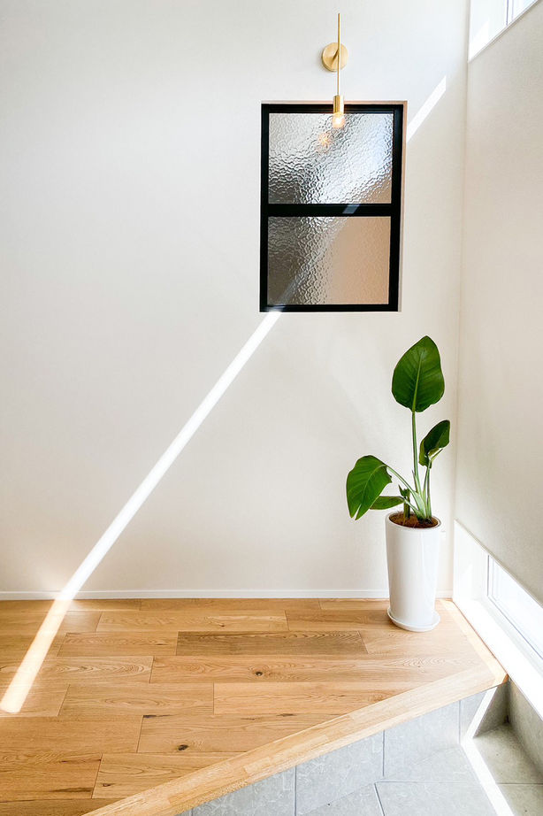 昭栄建設 【ガレージ/建築家デザイン/三重県】光・風・気配。外と、家族とつながり、心地よく暮らせるオープンな家の建築実例画像8