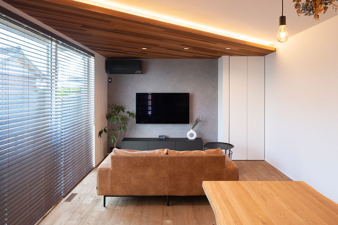 昭栄建設 【店舗併用住宅/三重県/間取り】格好いいと可愛いをバランスよく。ハーフ＆ハーフのおしゃれな家の建築実例画像3