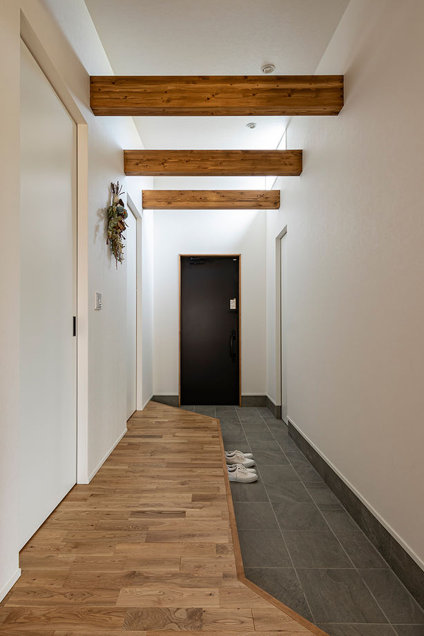 昭栄建設 【平屋/2000万円台/三重県/間取り】回遊動線の「神間取り」。ガレージから洗面室・浴室へ直行OK！の建築実例画像9