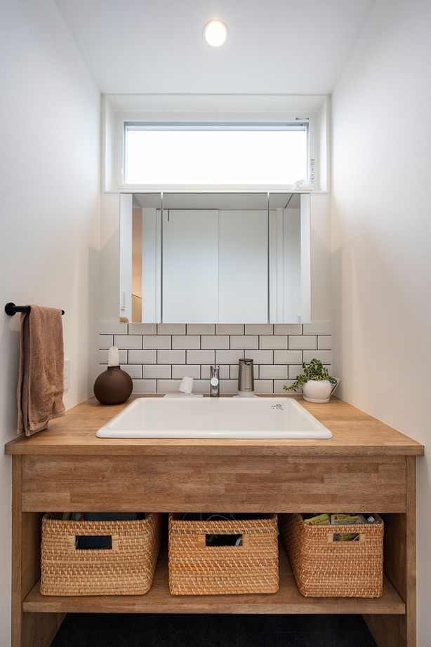 昭栄建設 【ガレージ/建築家デザイン/三重県】閉じながら開く、開放的な暮らし。ゆとりを重視したハイグレードな邸宅の建築実例画像7