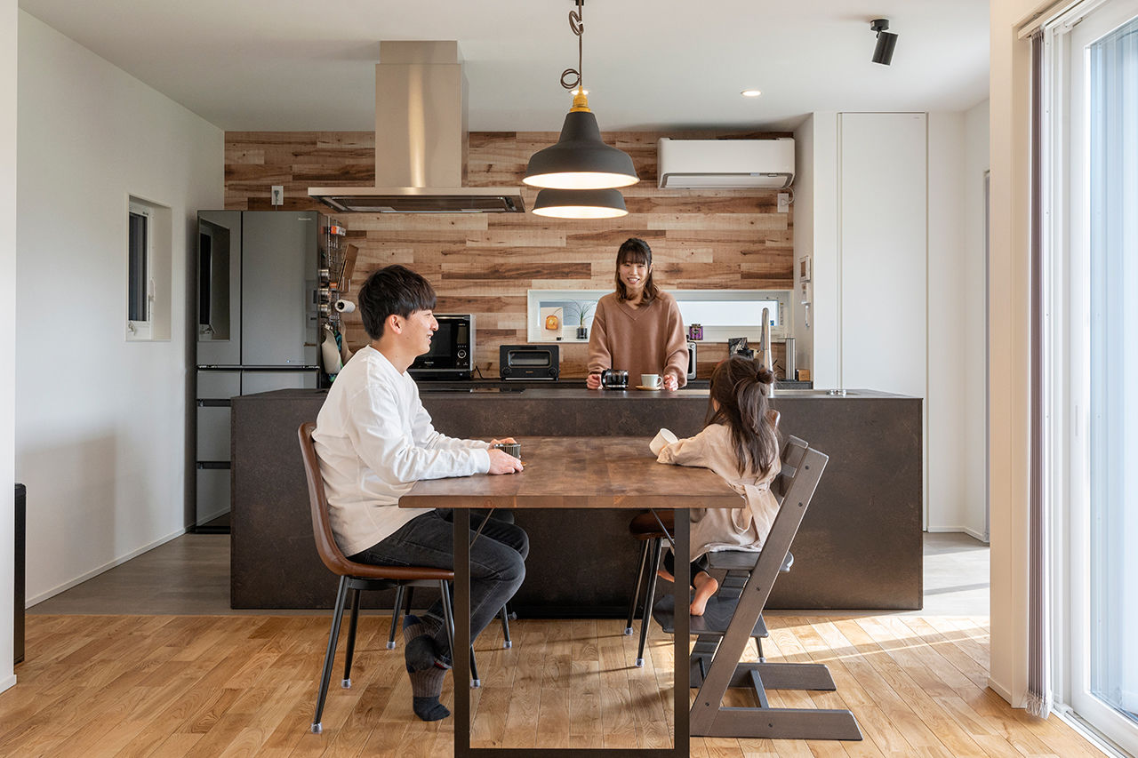 昭栄建設 【ガレージ/建築家デザイン/三重県】閉じながら開く、開放的な暮らし。ゆとりを重視したハイグレードな邸宅の建築実例画像10