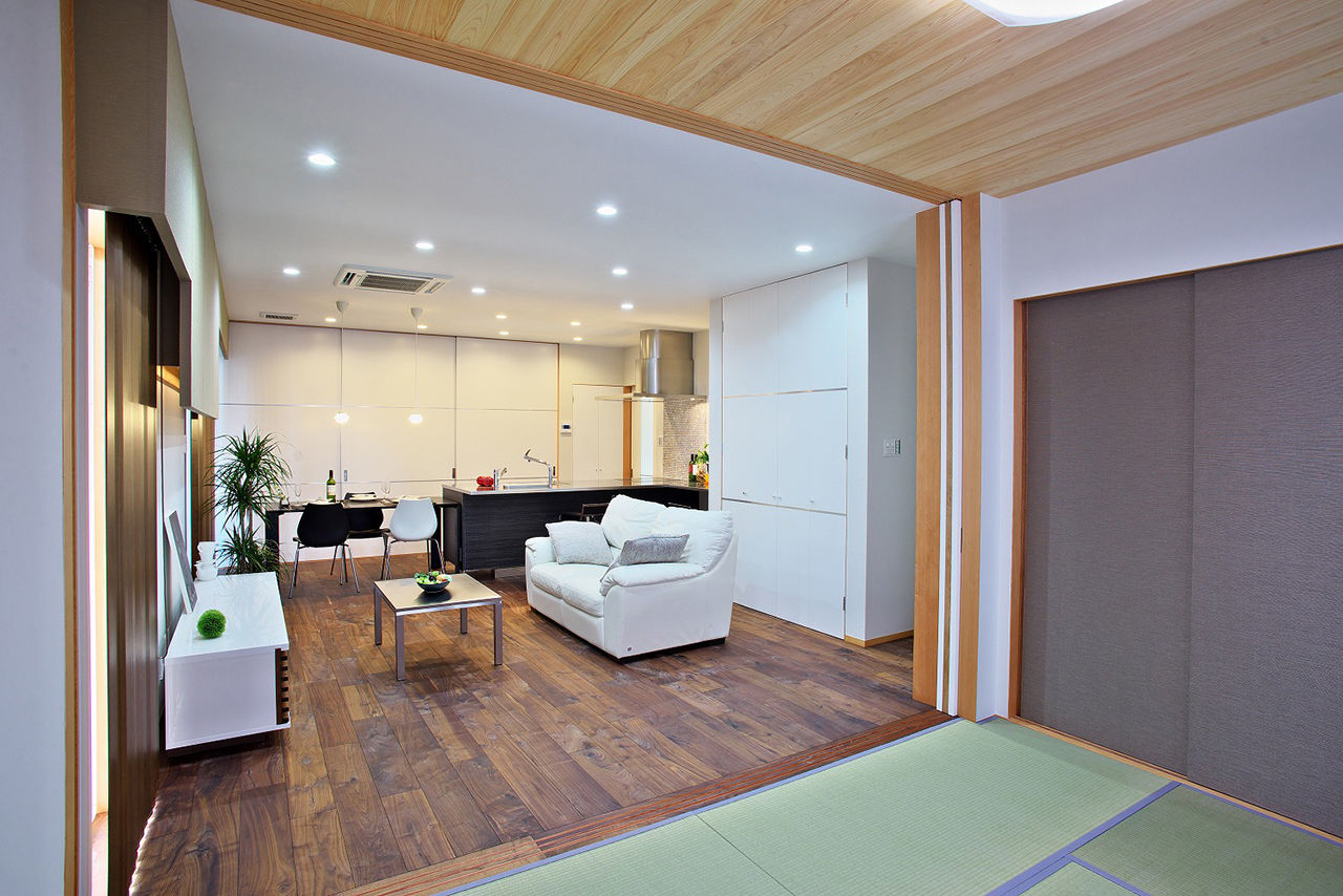 タナベ住建 【福井県越前市/2500～2999万円/40.8坪/4LDK/ドレスルーム】木格子と深い軒が印象的な、平屋風現代住宅の建築実例画像4