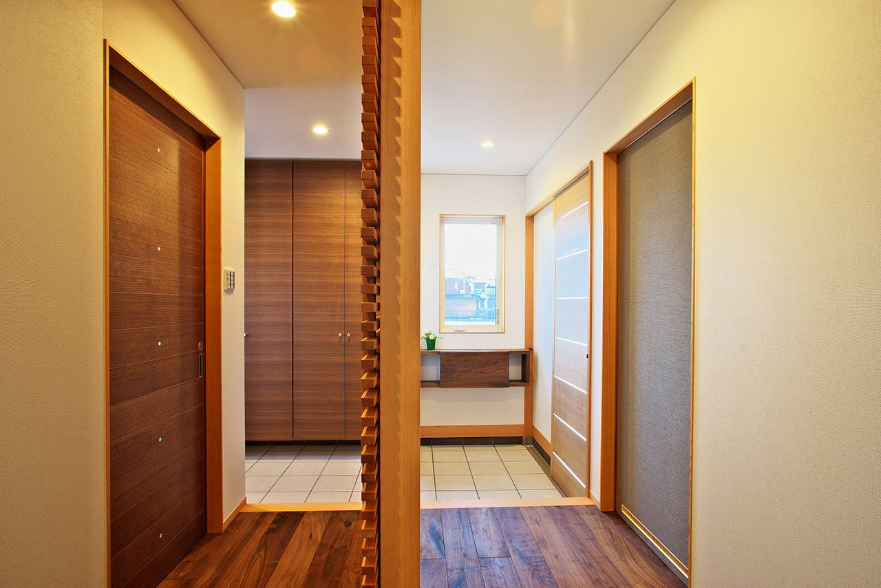 タナベ住建 【福井県越前市/2500～2999万円/40.8坪/4LDK/ドレスルーム】木格子と深い軒が印象的な、平屋風現代住宅の建築実例画像8